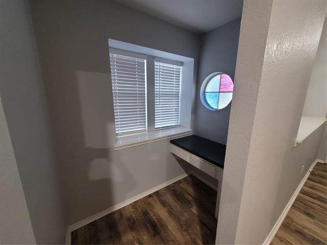 Building Photo - 9800 Meadow Rue Dr
