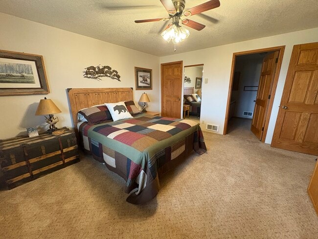 Building Photo - 391 N Somers Rd