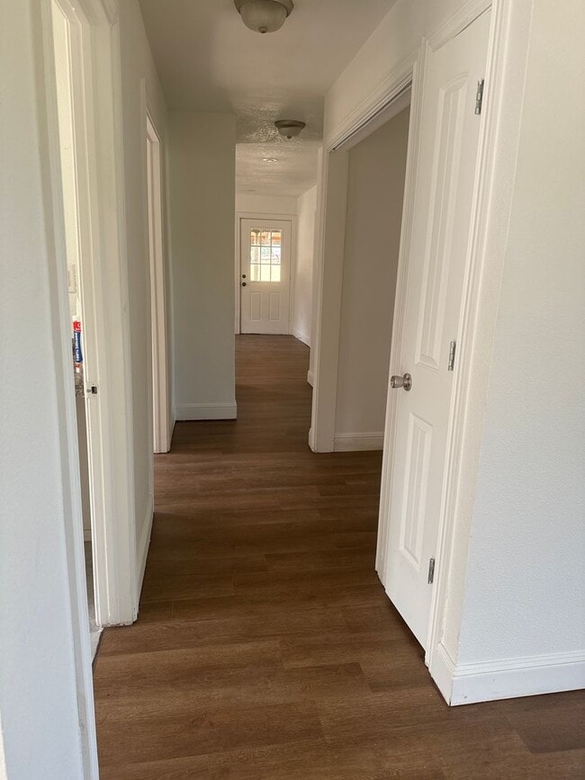 Building Photo - Unique 3 Bedroom Home South of Carl Junction