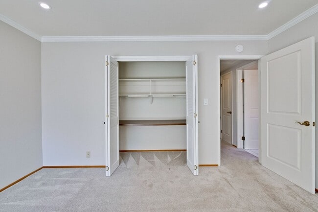 Building Photo - 1534 Crespi Dr
