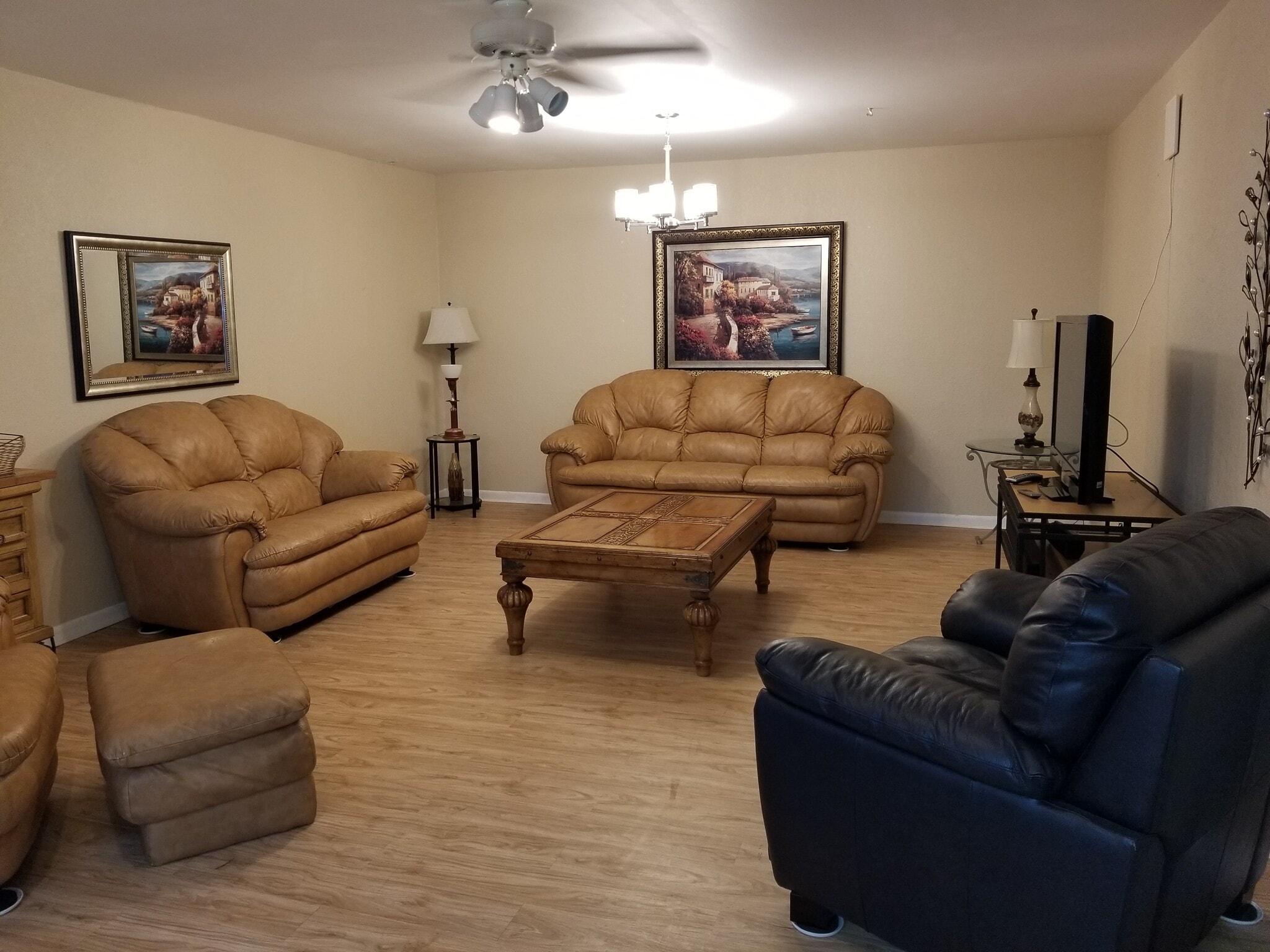 Building Photo - 430 Commodore Dr