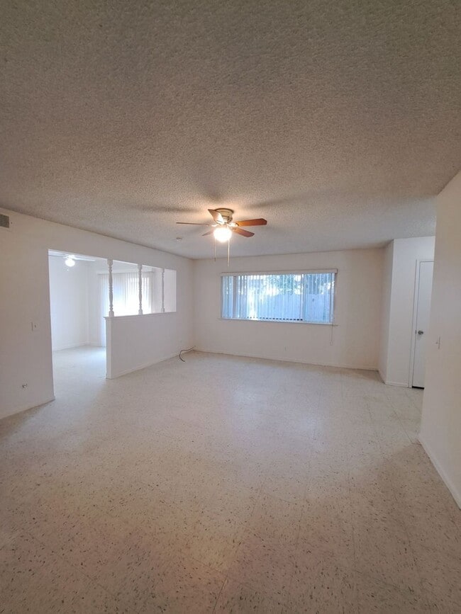 Building Photo - 4864 E University Ave