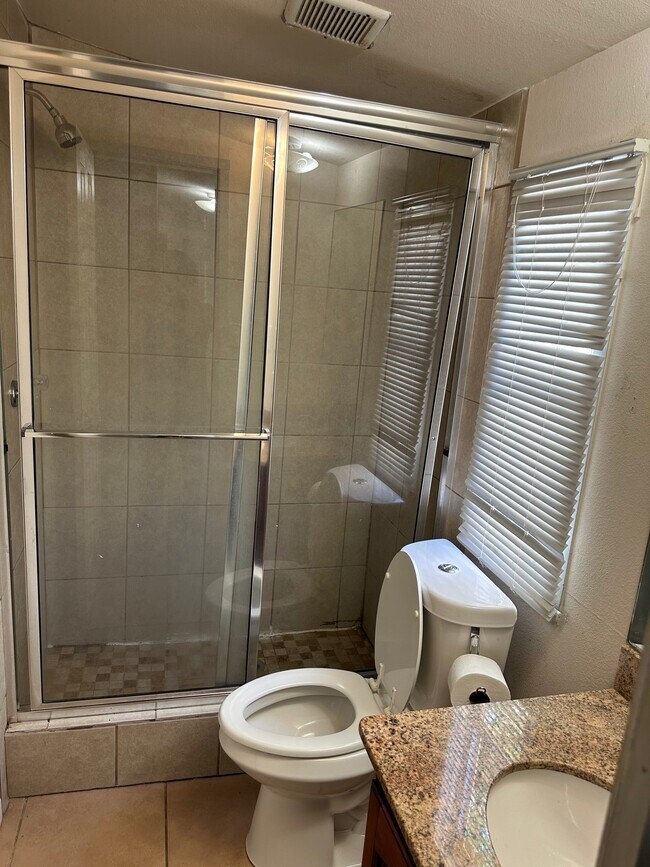 Building Photo - 16979 Pine Trail Dr
