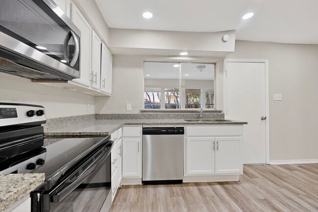 Building Photo - Cozy Living Near Rockwall Lake