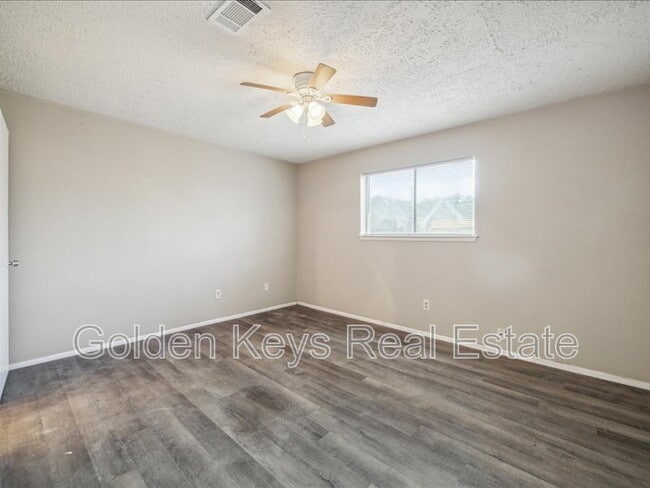 Building Photo - 10743 Staghill Dr
