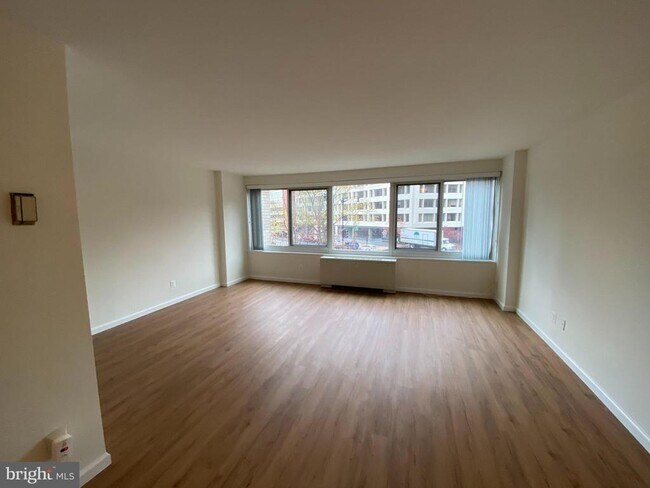 Building Photo - 1330 New Hampshire Ave NW