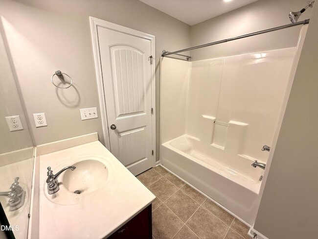 Building Photo - 514 Dragby Ln