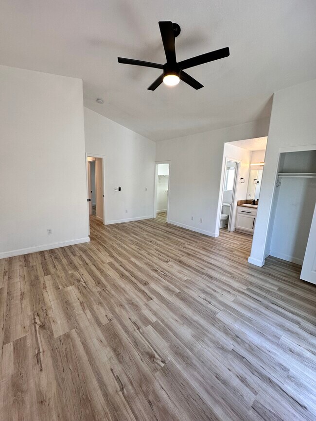 Building Photo - 57019 Selecta Ave
