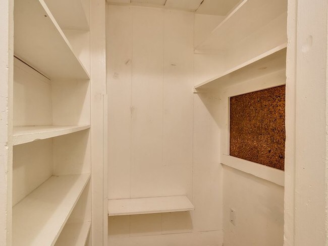 Building Photo - 715 Asp Ave