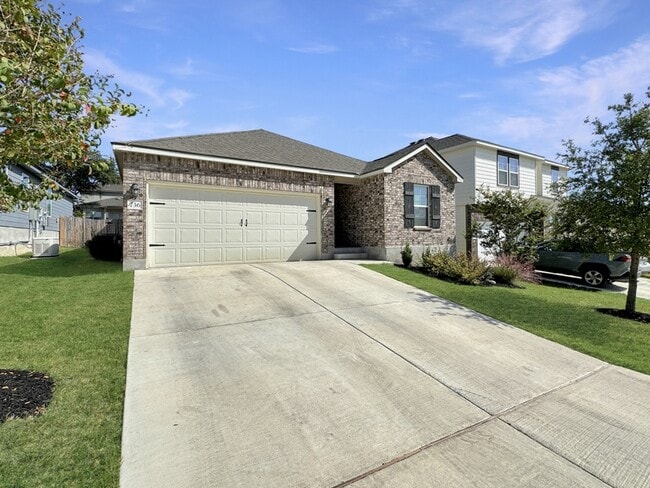 Building Photo - 736 Ft Leonard