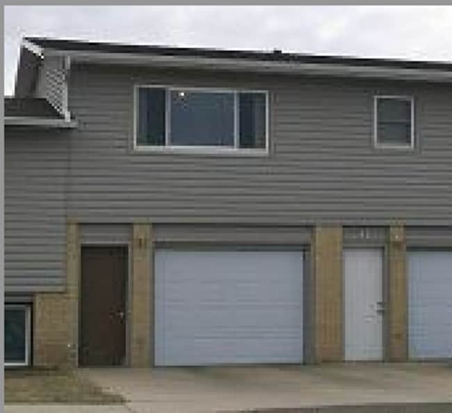 Primary Photo - 3 bedroom townhouse