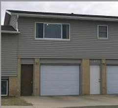 Building Photo - 3 bedroom townhouse