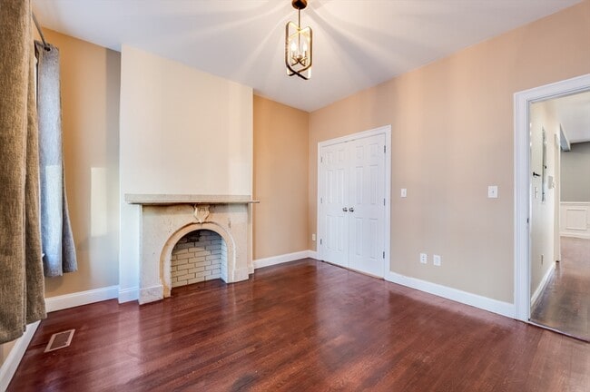 Building Photo - 110 N St