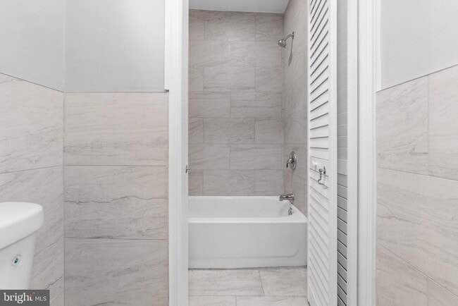 Building Photo - 346 Ridgeway St