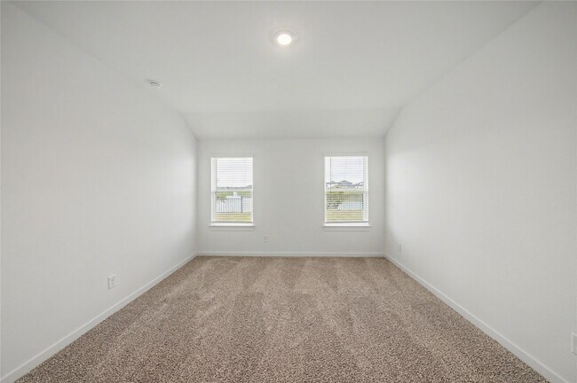 Building Photo - 3930 Langridge Dr