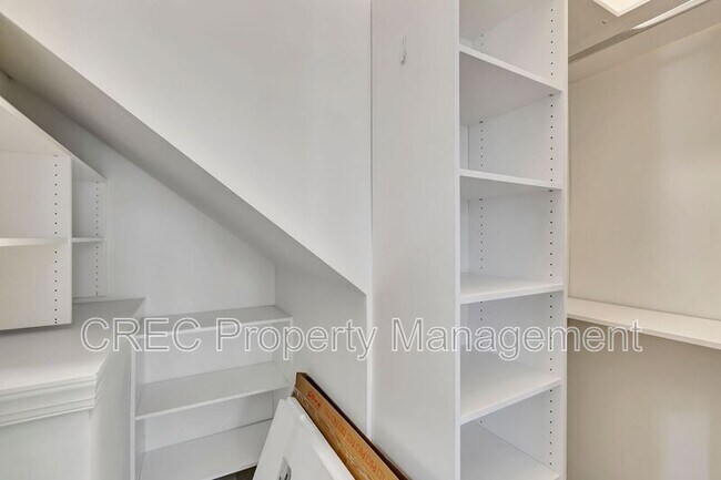 Building Photo - 1705 Doldridge St