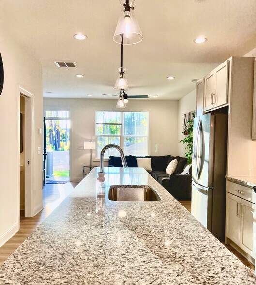 Building Photo - Room in Townhome on Brushfoot Wy