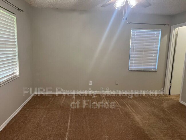 Building Photo - 70 Almond Rd