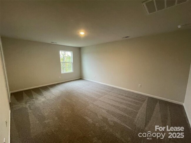 Building Photo - 354 Hollingswood Dr