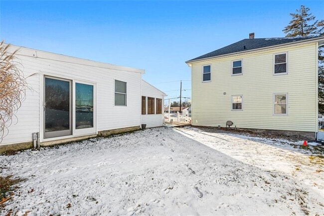 Building Photo - 2 Ann St