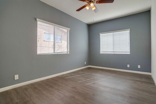 Interior Photo - Central Inglewood Retreat – Gated Living N...