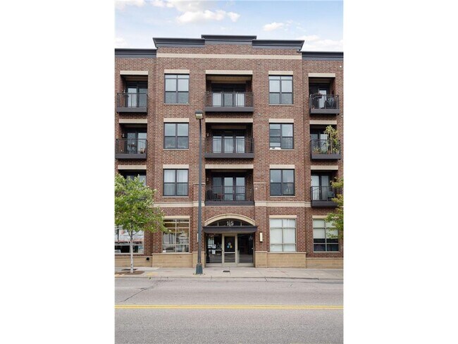 Building Photo - 15 E Franklin Ave