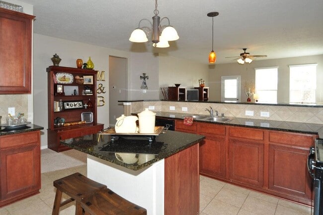 Building Photo - 2723 Calico Creek Ln