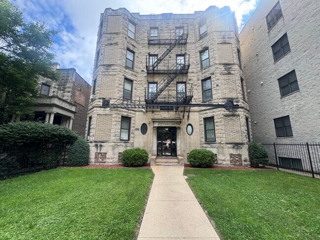Primary Photo - 6527 S Kimbark Ave