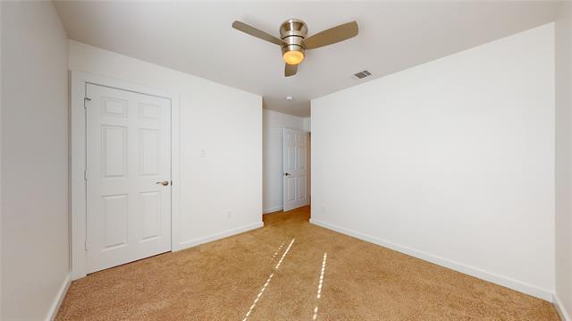 Building Photo - 941 Robineta Ln