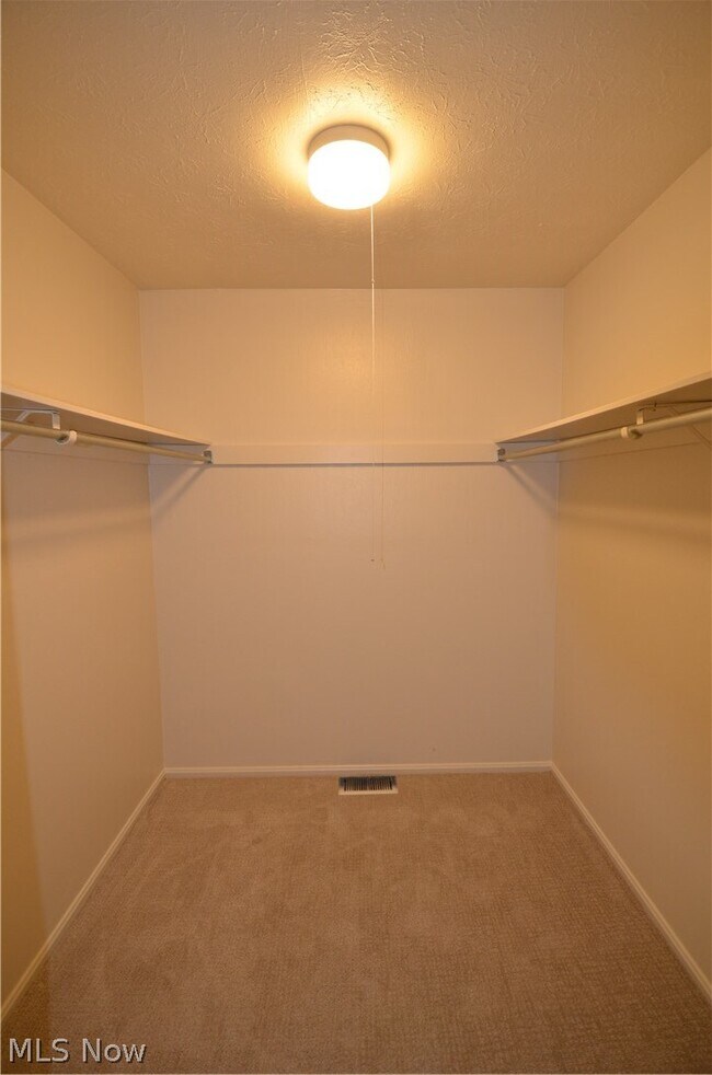 Building Photo - 6933 W Fitzwater Rd