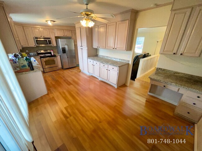 Building Photo - 2827 E Bridgewater Dr