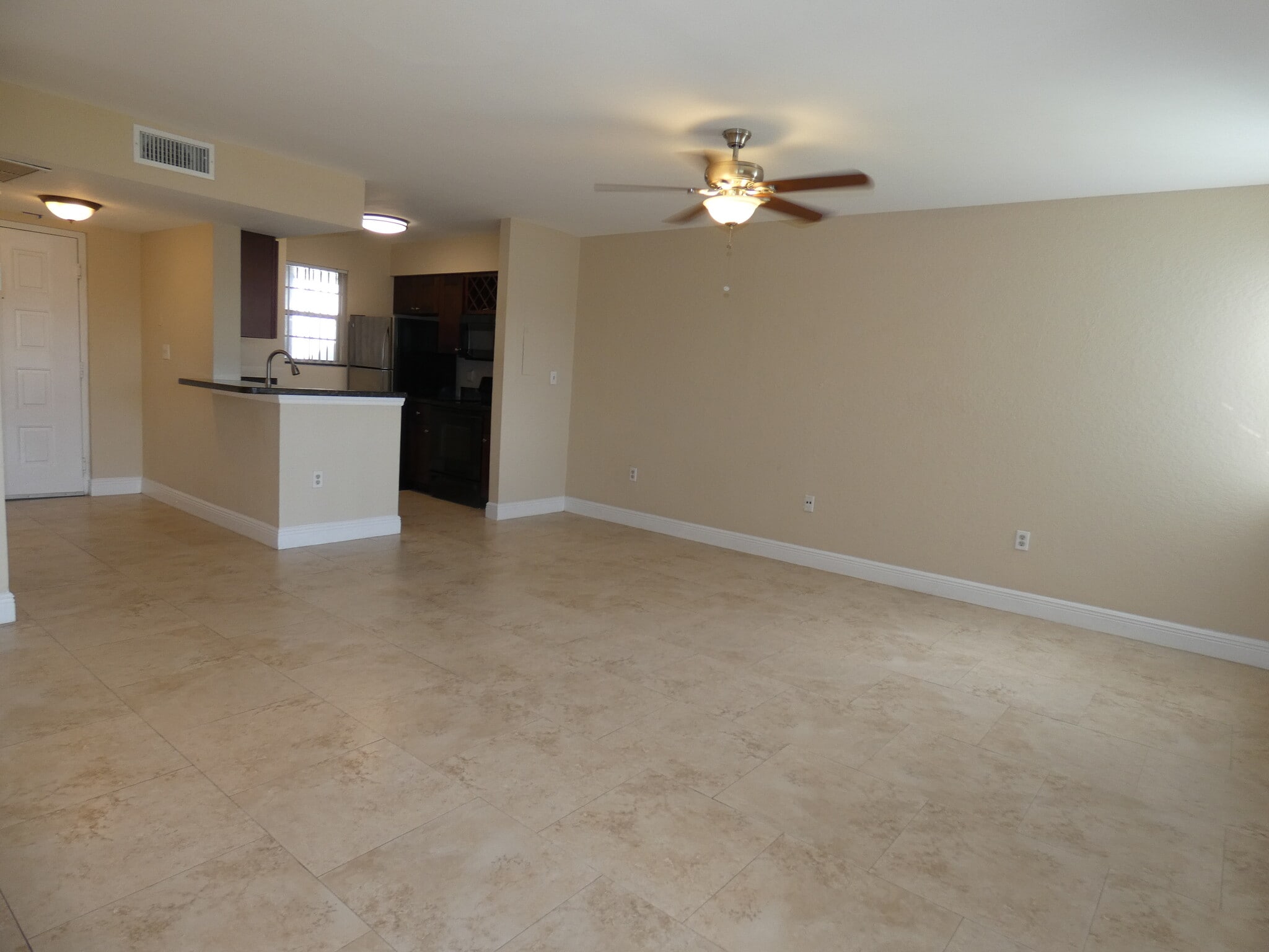 Building Photo - 2810 N Oakland Forest Dr