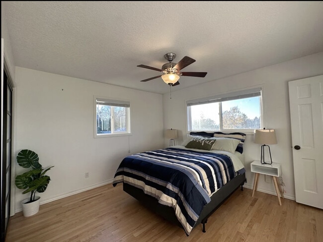 Building Photo - 9317 SE Suncrest Dr