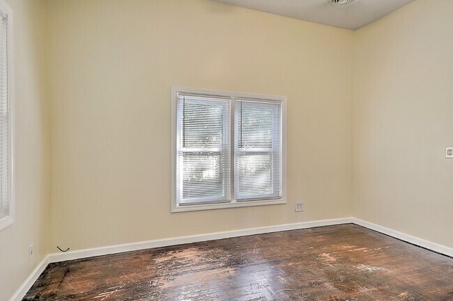Building Photo - 875 S Pickens Bridge Rd