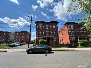 Building Photo - 17 Harrison Pl