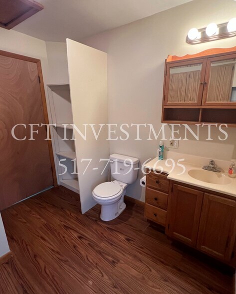 Bath #2 - 14360 S Grange Rd