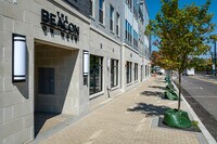 Building Photo - The Beacon on Main