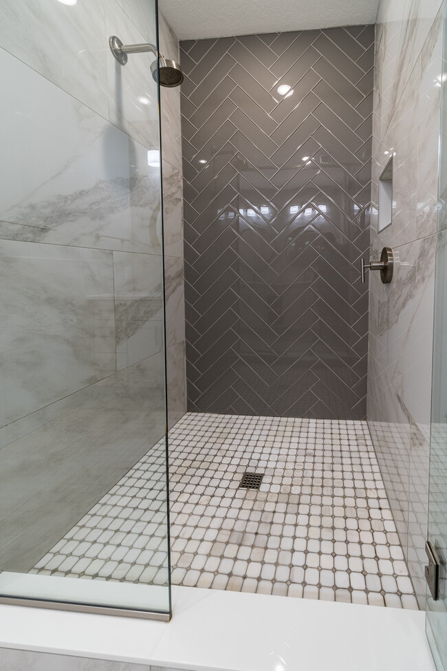 Building Photo - 2325 1st Ave S