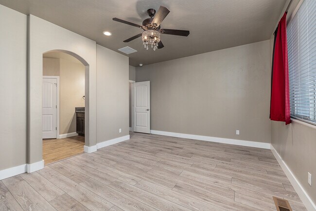 Building Photo - 5344 W Los Flores St