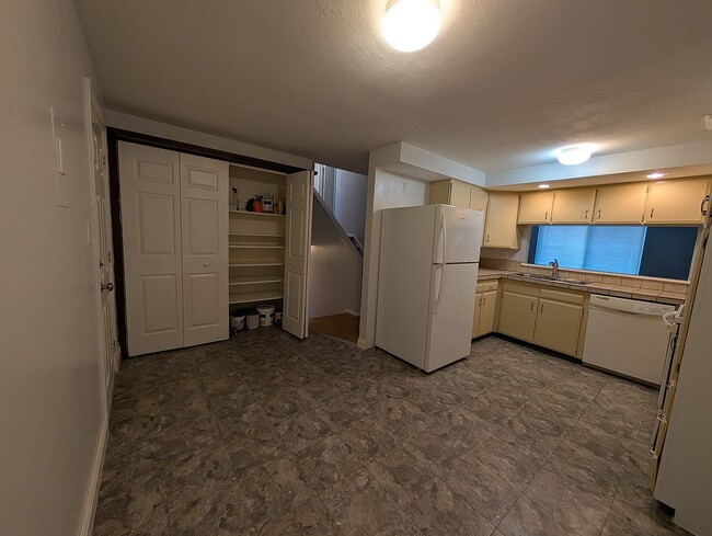 Building Photo - 4182 2835 W