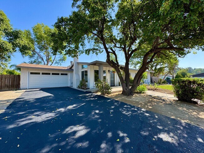 Building Photo - Newly Remodeled Gorgeous Open Floor Plan on a large Corner Lot