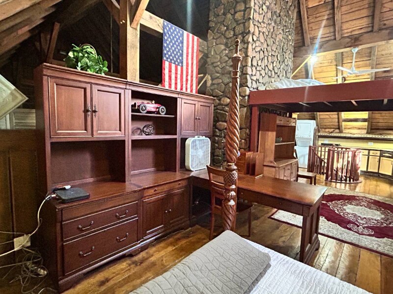 Building Photo - 155 Madrone Ave