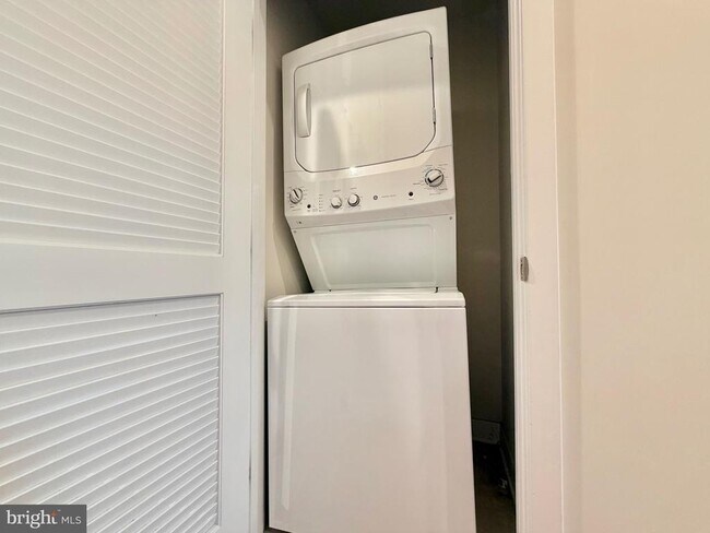 Building Photo - 5330 Witch Hazel Ln