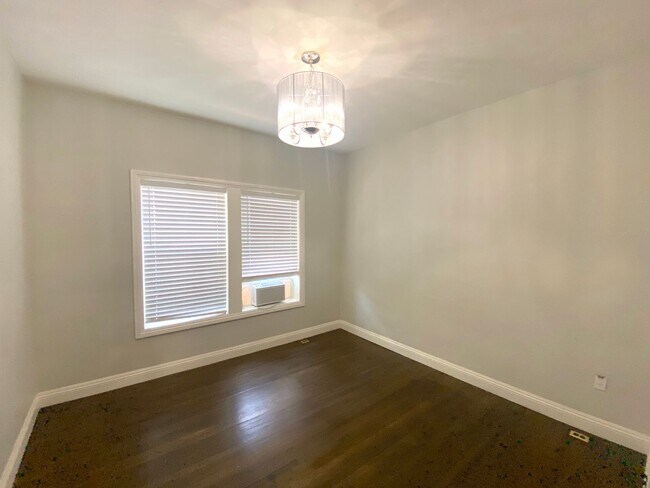 Building Photo - Fabulous Reno Historical House - Charming ...