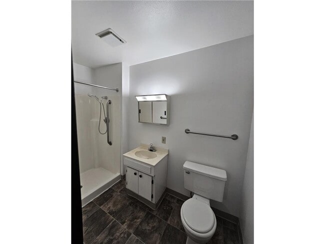 Building Photo - 306 S East St