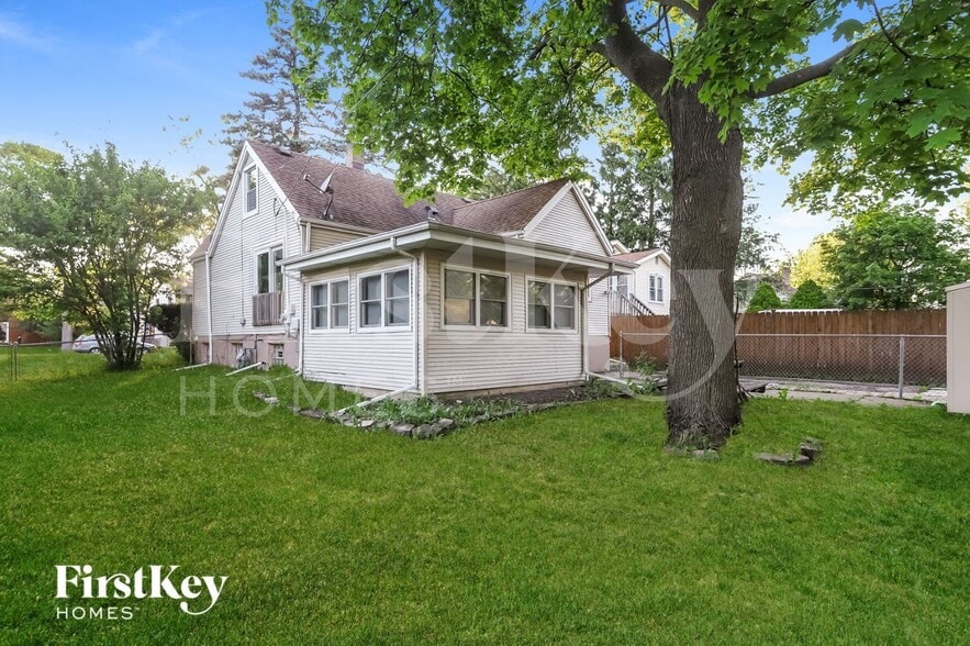 Building Photo - 425 Judson St
