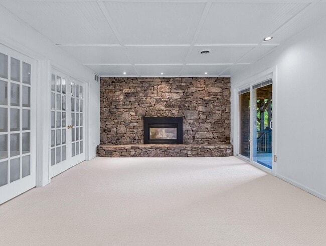 Building Photo - Central AVL - Large Custom Built Home with...