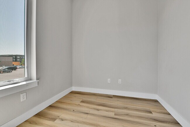 Building Photo - $3,200 - 2 Bed, 2.5 Bath Townhome in Prime...
