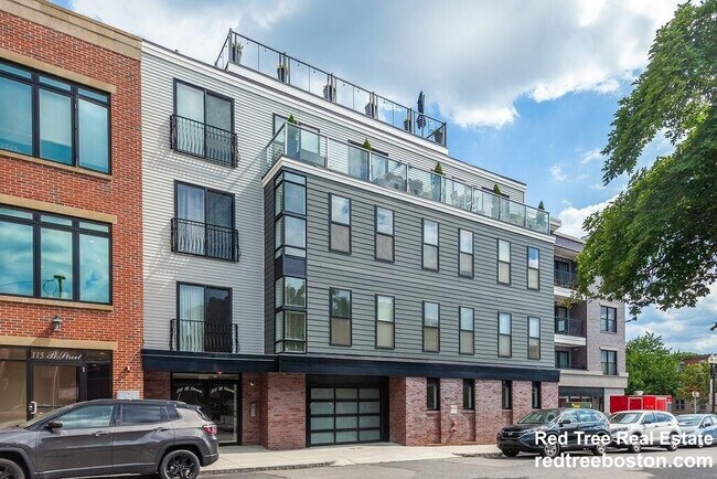 Building Photo - 111 B St