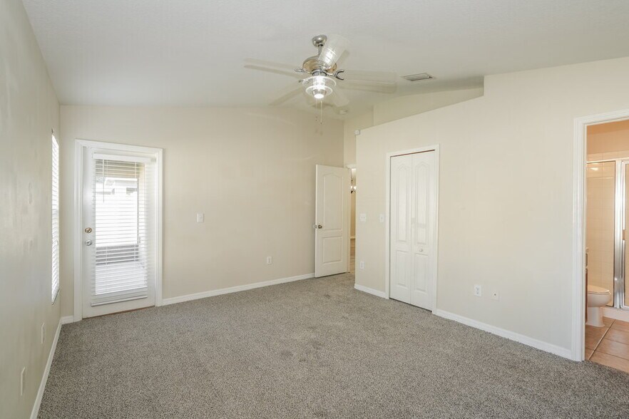 Building Photo - 15405 Quail Woods Pl